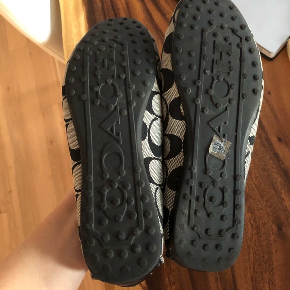Coach shoes never worn without box - Picture 3 of 5